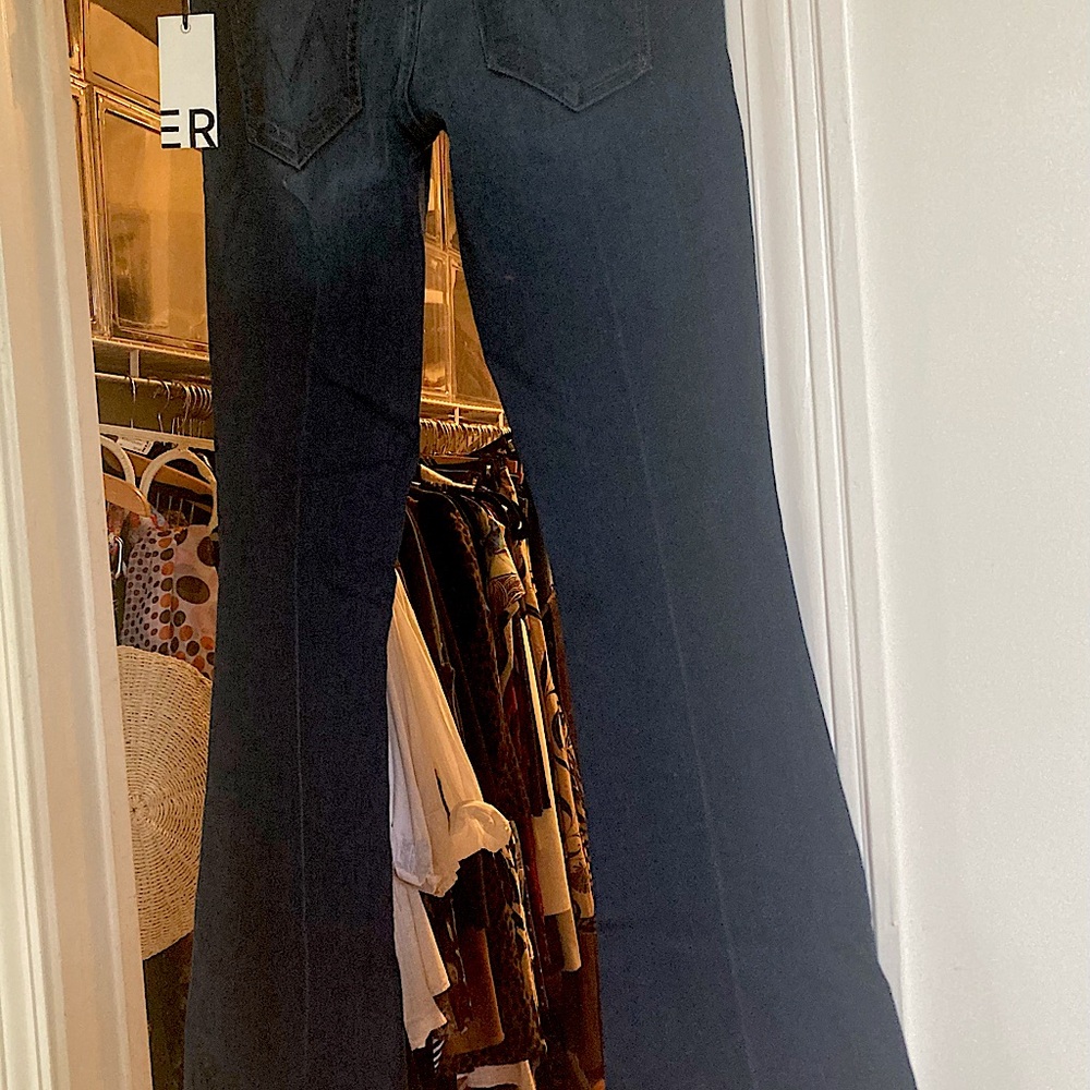 MOTHER The Cruiser Flare Jeans in Missing Hour 27 - Picture 4 of 7